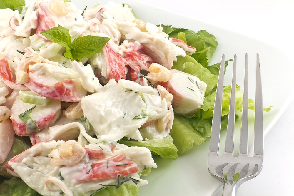 Healthy Seafood Recipe: Lobster Caprese Salad with Dill-Basil Vinaigrette